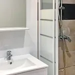 1 Bedroom Lovely In Apartman La Rochelle