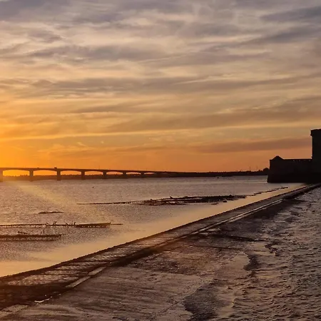 1 Bedroom Lovely In Daire *