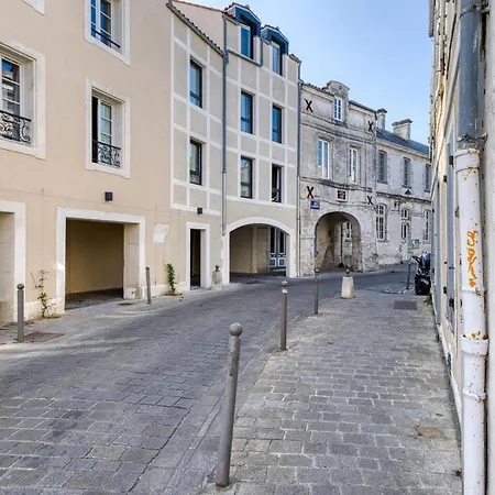 1 Bedroom Lovely In *