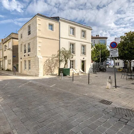 1 Bedroom Lovely In Daire